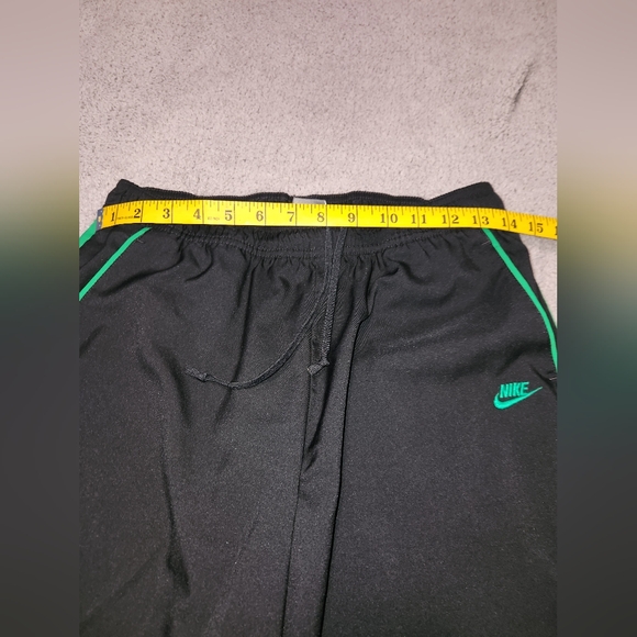Nike Women's Capri Track Pants - Picture 6 of 7